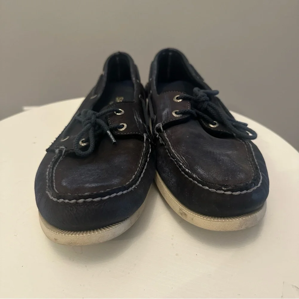Sperry great distressed